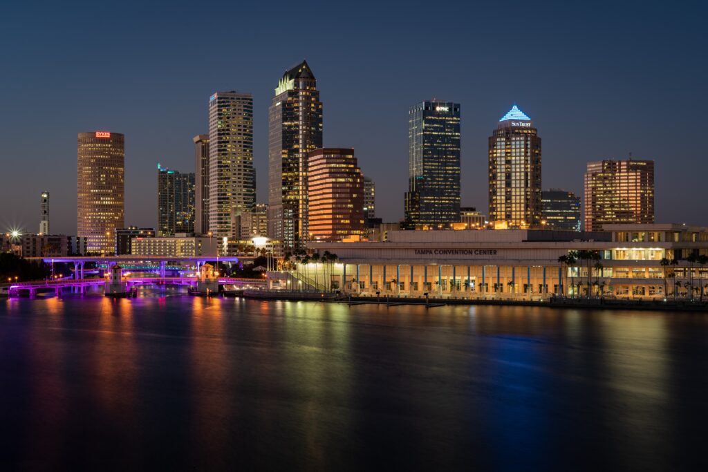The best photography spots in Tampa, Florida: the Tampa skyline and convention center
