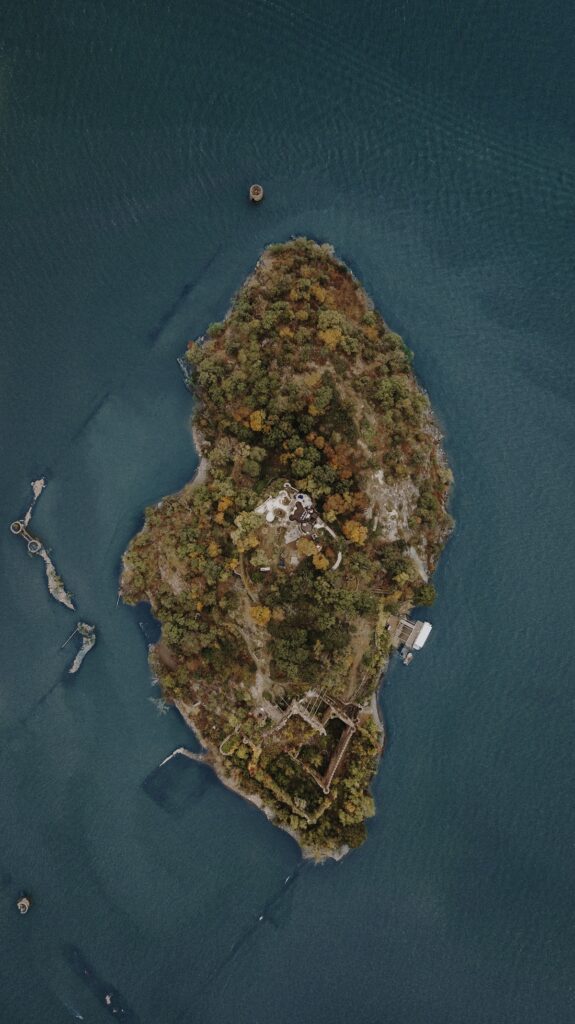Bannermans Island in NY, Fall